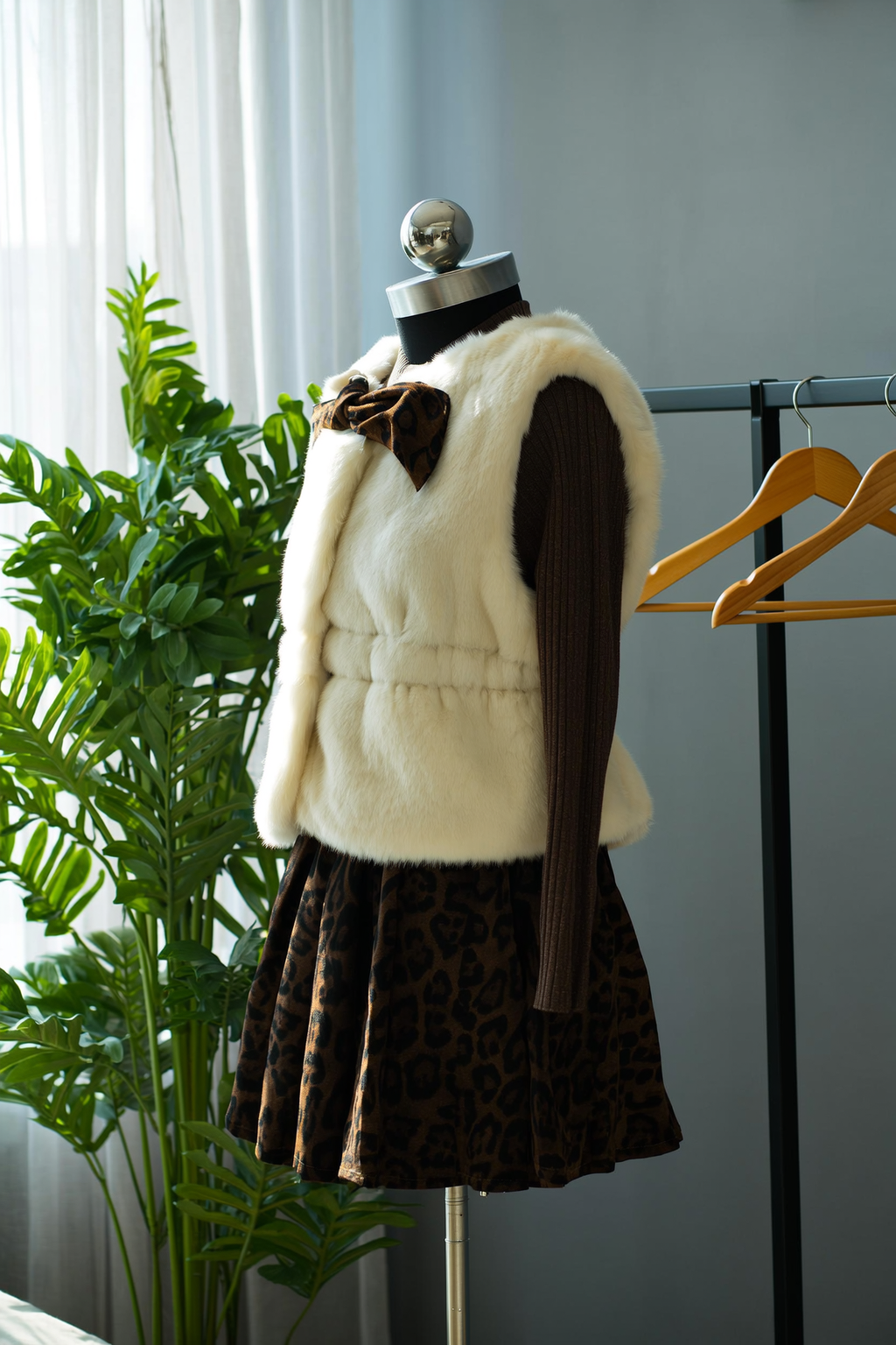 Sleeveless Cream Faux-Fur Waistcoat